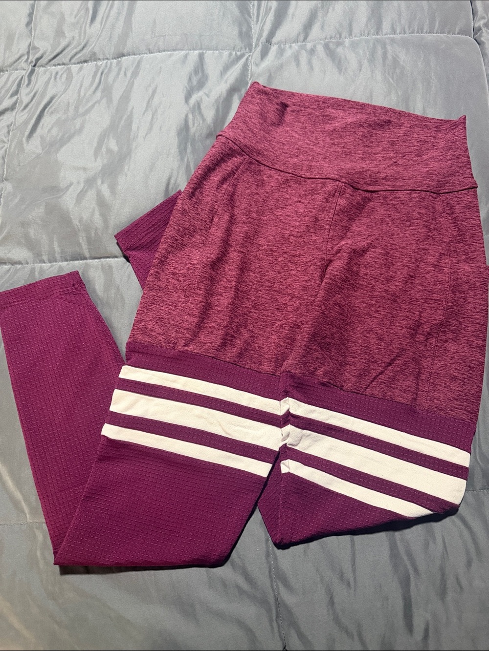 Bombshell sportswear Athletic Leggings in plum with White Stripes size S